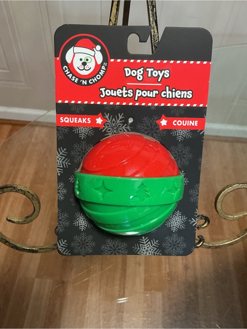 Brand New Chase N Chomp Christmas Ball With Squeaker 3.5”